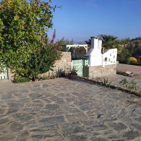 My Little Garden Semesterbostad Chrisi Akti (Paros)